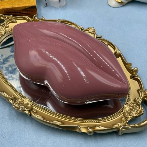 🆕 LULU GUINNESS 🧿 NWOT Antique Rose Iconic Lips Perspex Clutch on a Chain Bag - Picture 13 of 16